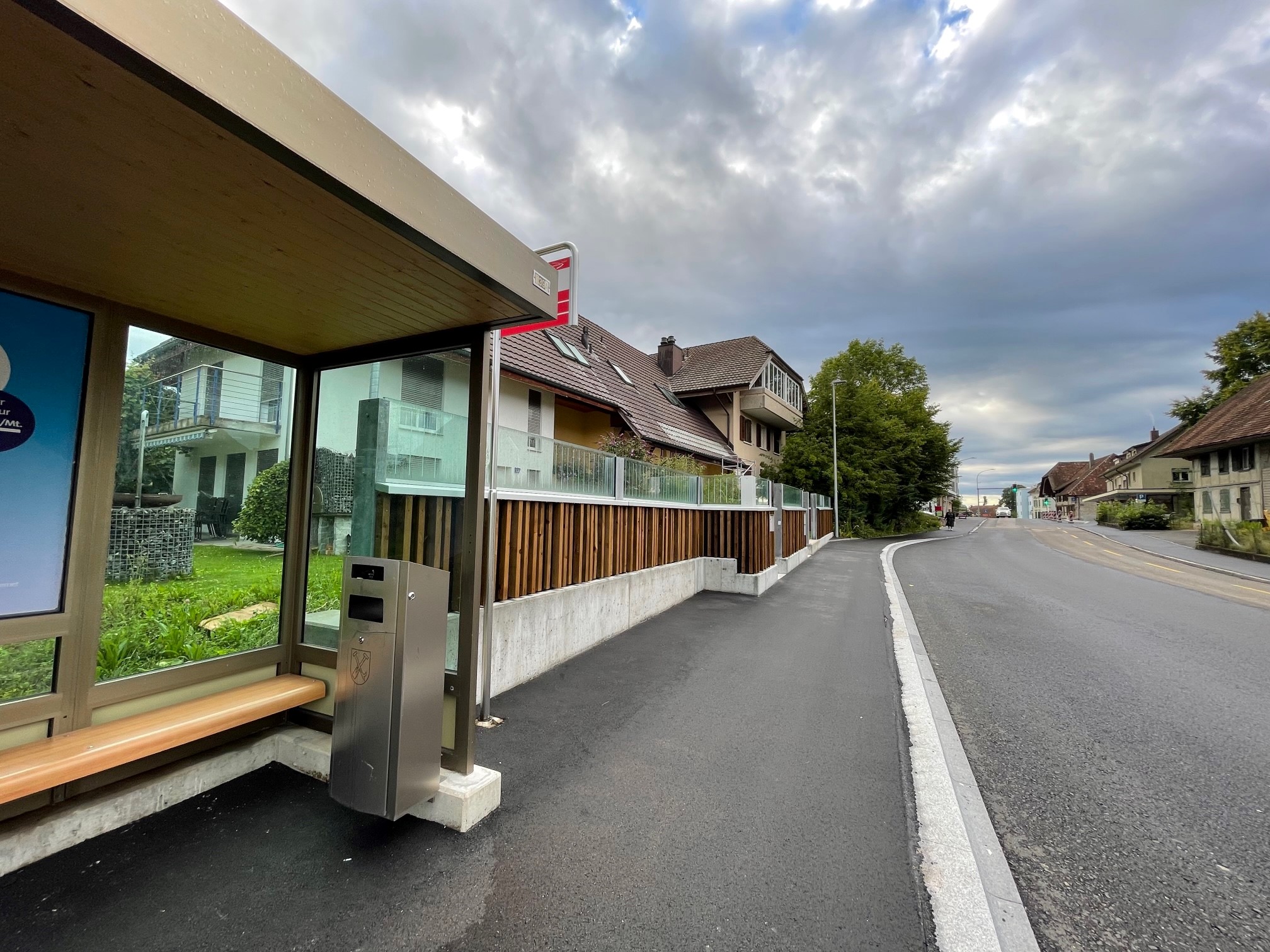 Lärmschutzwand an einer Hauptstrasse